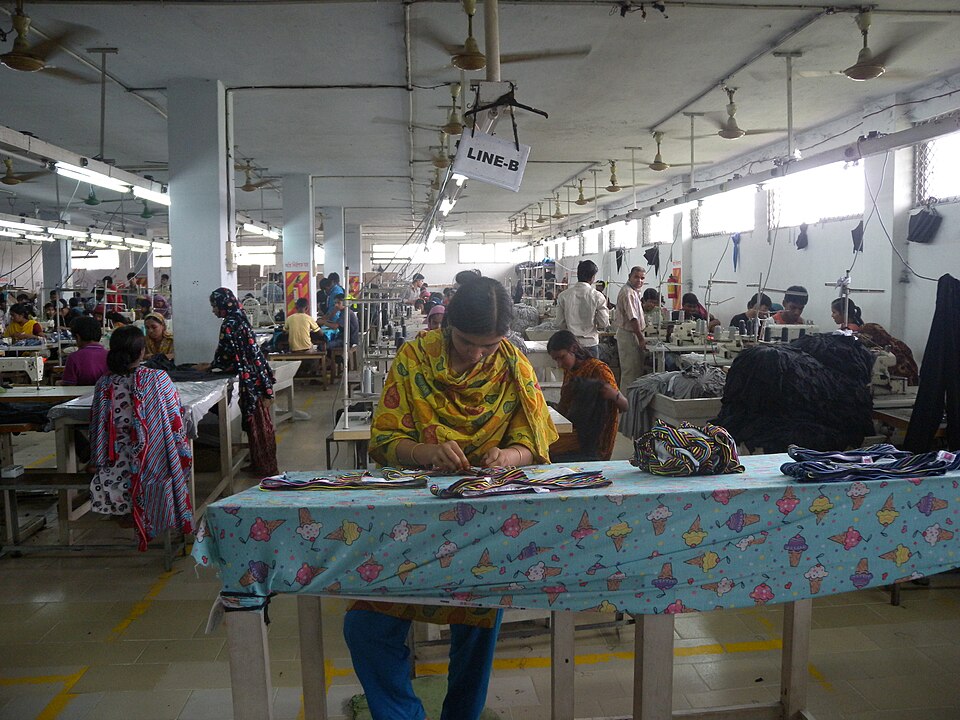 garment factory sewing machine**