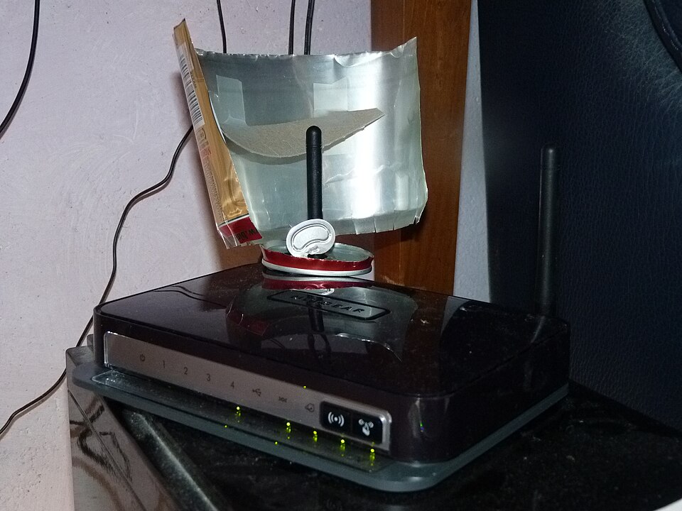 wifi router with antenna**